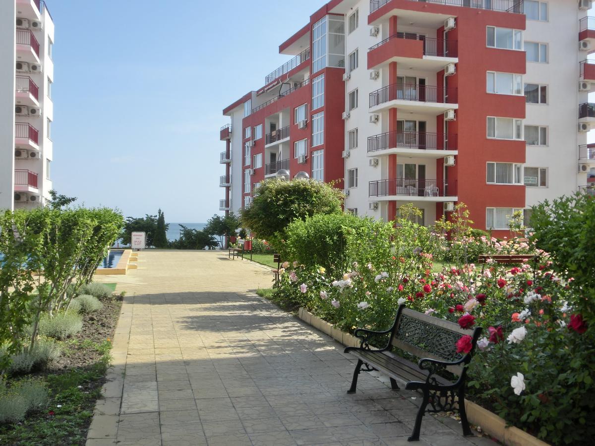 Sea View Panorama Apartment On Complex With Pools And Beach, Sveti Vlas Bagian luar foto
