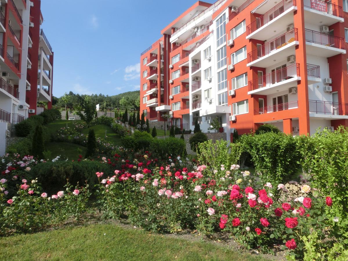 Sea View Panorama Apartment On Complex With Pools And Beach, Sveti Vlas Bagian luar foto