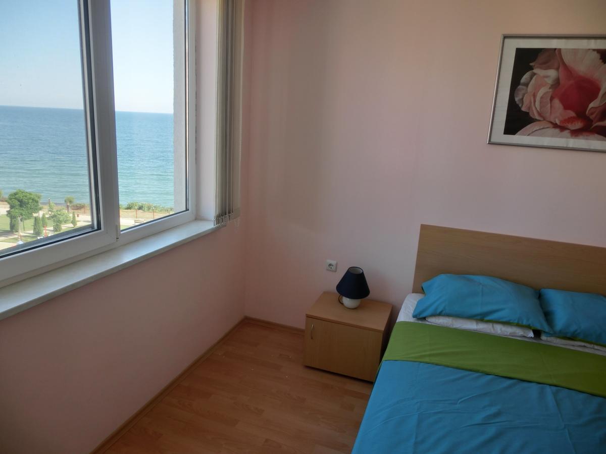 Sea View Panorama Apartment On Complex With Pools And Beach, Sveti Vlas Bagian luar foto