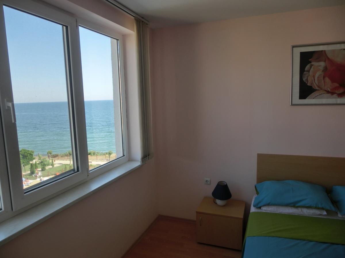 Sea View Panorama Apartment On Complex With Pools And Beach, Sveti Vlas Bagian luar foto
